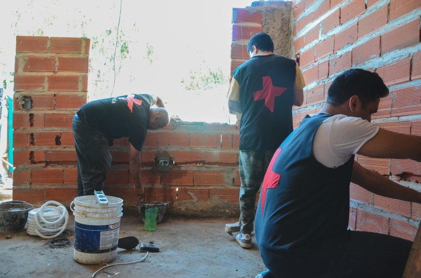 La fundación Más Vida Quilmes construyó una casa para una familia